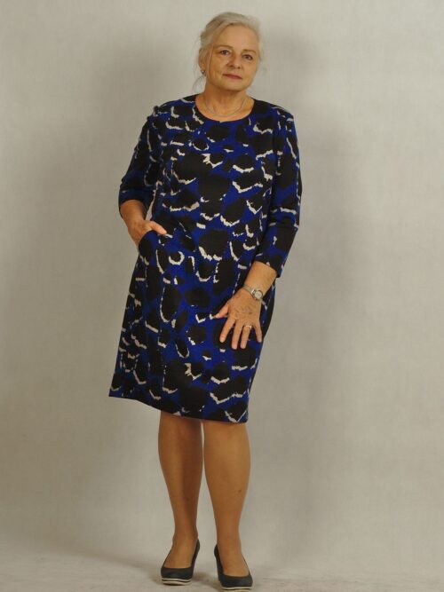 Sukienka czarna z dzianiny w chabrową panterę z kieszeniami plus size /674/