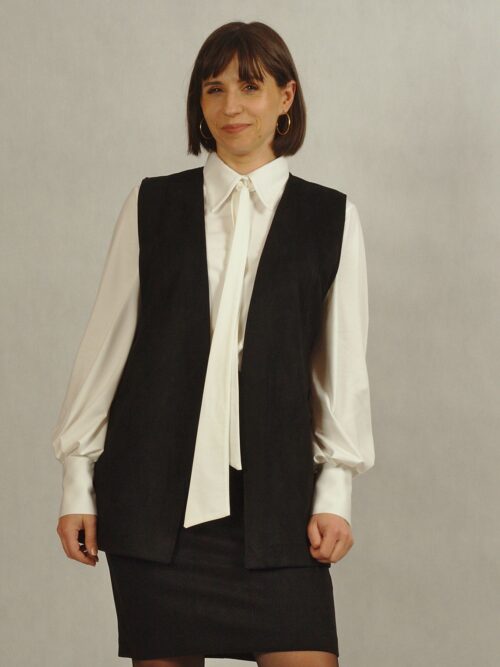 Czarna kamizelka a'la zamsz niezapinana z kieszeniami /806/