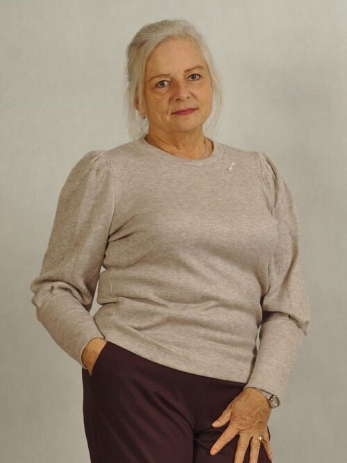 Beżowy sweterek z bufiastymi rękawami /809/