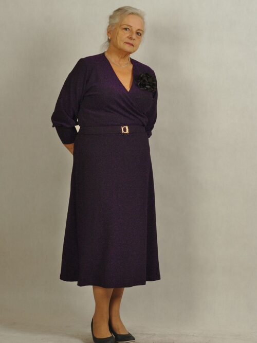 Sukienka błyszcząca fioletowa z przekładanym dekoltem /814/