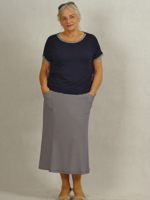 Komplet - bluzka granatowa i spódnica w paski /823826/