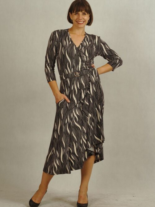 Sukienka midi z kopertowym dekoltem czarna w jasne wzorki z połyskiem  /757/