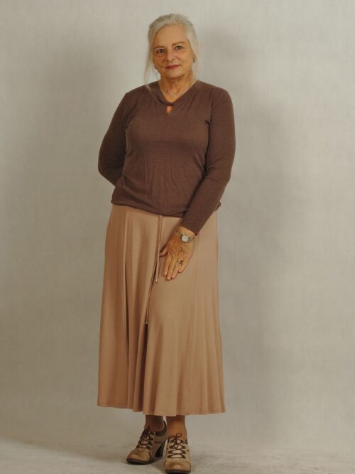 Beżowa spódnica midi z paskiem i kieszeniami plus size /758/