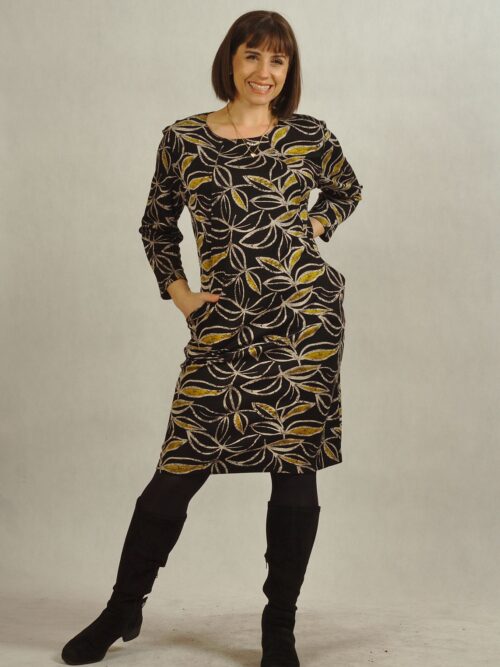 Sukienka z kieszeniami czarna w żółte kwiaty plus size /674/