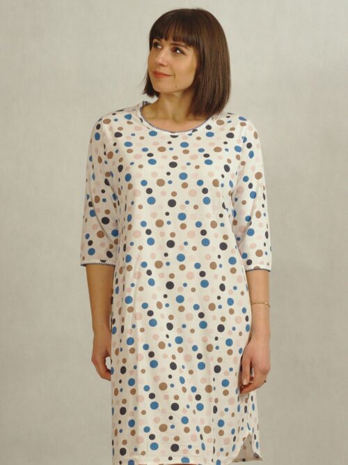 Koszula nocna o prostym fasonie z rękawem 3/4 ecru w groszki/817/