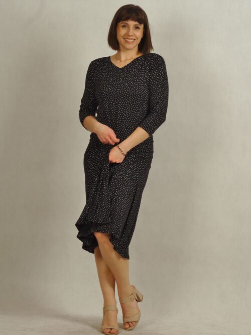 Czarna sukienka z obniżoną talią w białe wzorki/616/