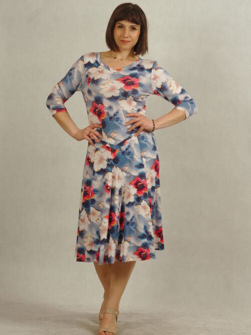 Sukienka z obniżoną talią błękitna w różowe kwiaty /616/