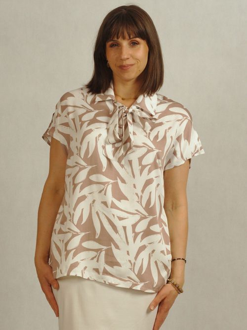 Bluzka damska plus size w beżowe liście z wiązaną kokardą /906/